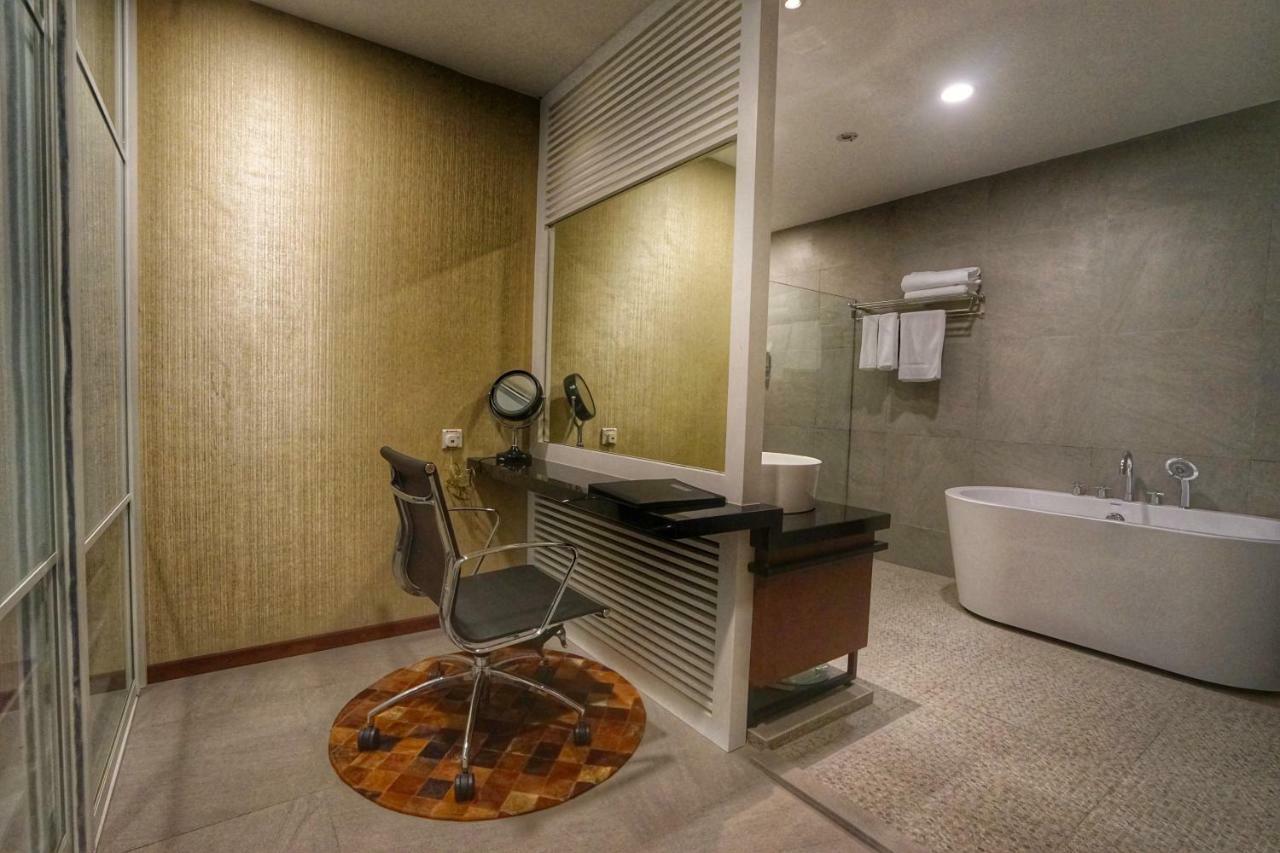 Bedrock Hotel 3*